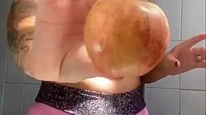 Exhibitionist Flashing Swollen Pussy On Live Stream