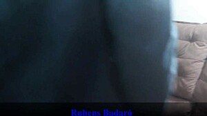 descobri minha esposa com meu amigo e fizemos dp nela