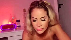 MINHA AMIGA ME FEZ DE PUTINHO E USOU MINHA PICA PRA SENTAR MUITO PARTE 1