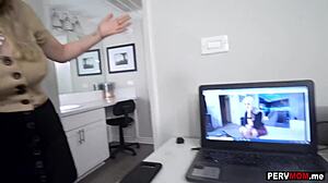 My mature stepmom Alix Lynx sucked my huge dick so well in reality 😍