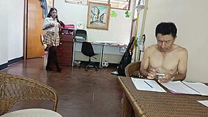 回家遇到继父的变态惊喜