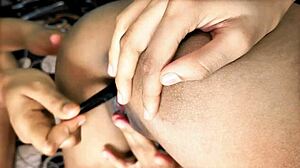 Uttaran20 - tínedžerka brunetka na párty trojice