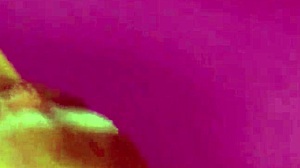 Minha mestra, a puta noiva, leva creampie na buceta depilada em sessão antiga frenética