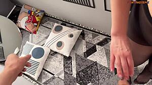 Geil érett Stella térden szopja a farkat