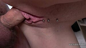 Disturbing at work for blowjob and pussy fuck