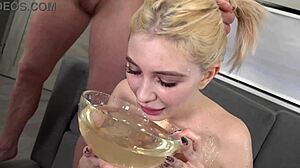 Kami Yammy se hvata sa 3 ogromna kurca sa pišaćkom 😈