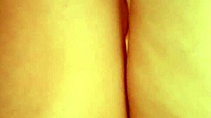 Milf opens her pussy at dawn intriguingly