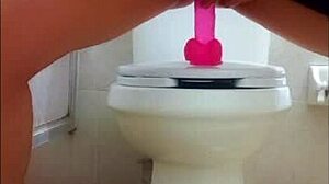 Petite girl sends squirting dildo video to boyfriend! 😱
