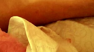 Milf opens her pussy at dawn intriguingly