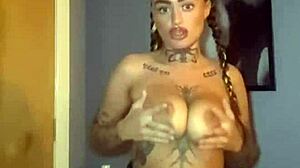 i big titty goth fingerring myself hard while cumming on ass