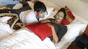 Garçom do Quarto Ravi Realiza Fantasias da Rachna Tarada