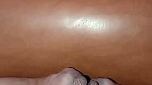 Dialogic: Gretala, tutta nuda incinta, exposes her big natural tits and pregnant belly for fetish flashing.