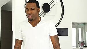 Lucky Rome Tongue Fucks Skylar Snow's Phat Ass!