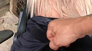 Mulher Presenteia Marido Com Inteirada Loirinha Sex Toy, Cute Latina Gets Assfucked Outdoors In Public