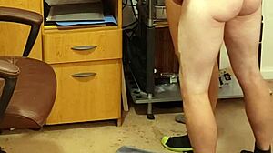 Amateur Teen 18+ Sucks Cock for Extra Cash Cumshot Homemade