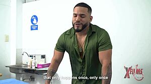 Masajista Falso Provoca Orgasmos A Una Cliente Con Culo Y Tetas Enormes