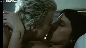 Celebrità italiana Carmen Di Pietro in azione anale