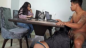 Nevlastná mama môjho najlepšieho kamaráta: Zrelá žena