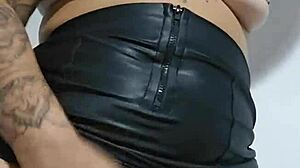I Flash In Skirt