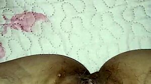 Gretala flashes open pussy while he sleeps 😏