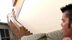 kelly leigh a blonde milf gets her pussy opened with squirting