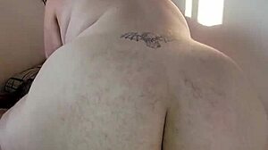 BBW muito excitada grava tetas caídas