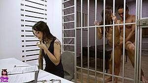 tengo sexo con un delincuente en la carcel la policia nos descubre al final