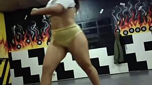 Argentinian Girl Twerks Her Big Ass Seductively