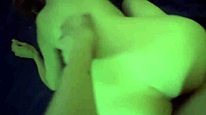 Môj priateľ ma pozýva pozrieť si futbal s amatérkami