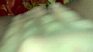 amateur arabian snowwhite masturbates with food in los angeles!