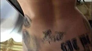 I licked my girlfriend's pussy in the shower