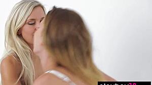 extra skinny teen licked by blonde gf