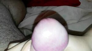 This handjob is the best ever! 😍 Leading to cumshot.