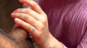 Me encanta la lechita beb�, says the lover.