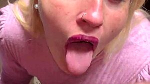 Me encanta la lechita beb�, says the lover.