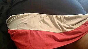 Super thick housewife teases her neighbors with her big ass 😏