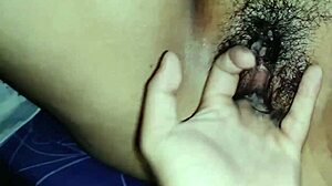 Filipina Girlfriend Gets Close-Up Pussy Licking