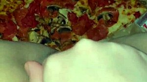 amateur arabian snowwhite masturbates with food in los angeles!