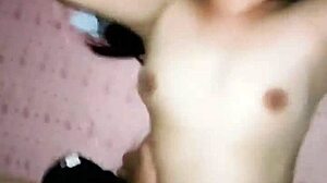 Genieten van natte kut van buren vrouw tot hij klaarkomt binnenin