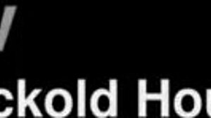 Slem pige vækker sin hornede kæreste til menage a trois med hans ven