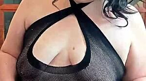 i'm a goth domina commanding attention in the shadows