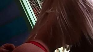 follando con mi amiga rubia, metiendo dildo en su rico coño!