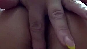 milf explores body in homemade solo video