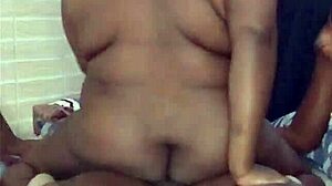 Couple starts early morning sex with pussy missionary on bed