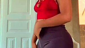 big ass babe in tight panties