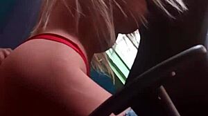 follando con mi amiga rubia, metiendo dildo en su rico coño!