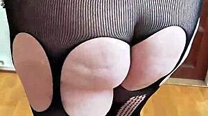 i'm a goth domina commanding attention in the shadows