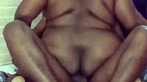 Couple starts early morning sex with pussy missionary on bed