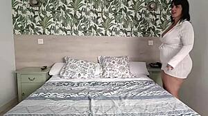 My friend's husband licks big ass during siesta with milf mature curvy action