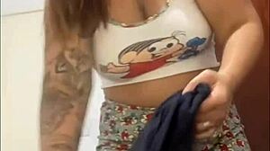 Exhibitionist flashes ass in public with strong desire to give up anal today outdoors